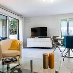 Résidence Rez-de-jardin Palm Beach, Piscine, Plages à Pied - Rez-de-jardin Palm Beach, Piscine, Plages à Pied Mae-1753 Appartement *