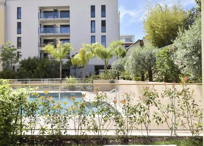 Rez-de-jardin Palm Beach, Piscine, Plages A Pied - Rez-de-jardin Palm Beach, Piscine, Plages A Pied Mae-1753 * Cannes